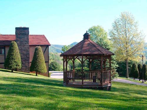 Highland Manor Inn