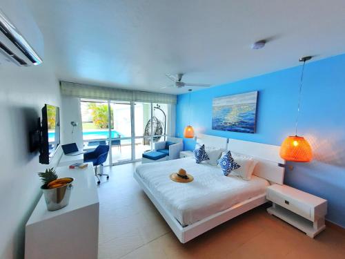 Beach Villa Sol & Mar Cartagena, beachfront & private pool in Punta de Canoa