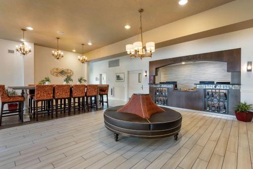 Best Western PLUS Vineyard Inn and Suites