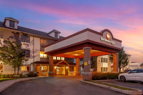 Best Western Plus Burlington Inn & Suites