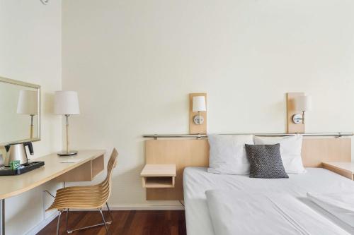 Best Western Plus Airport Hotel - image 11