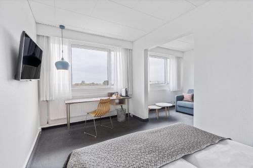 Best Western Plus Airport Hotel - image 6