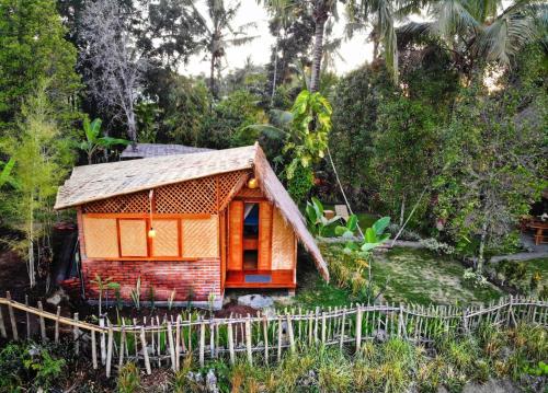 Eco Hut by Valley and 7 Waterfalls