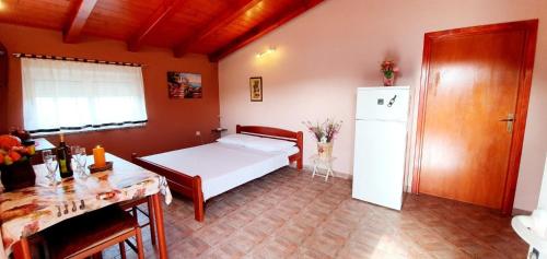 Studio with Terrace and Sea View room in Apartments with parking space Bibinje Zadar - 20529