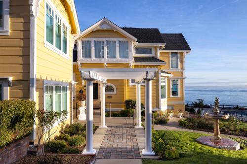 Seven Gables Inn on Monterey Bay, A Kirkwood Collection Property - 숙소 외관