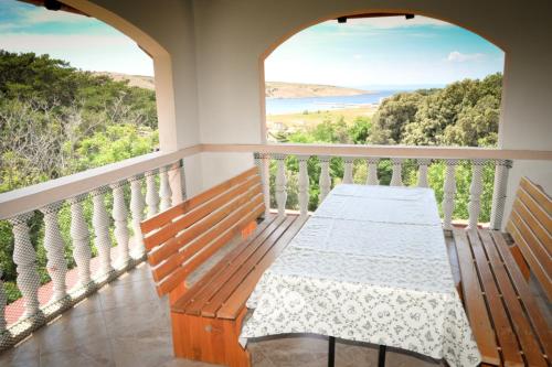 Apartment in Lopar with sea view, loggia, air conditioning, W-LAN 4229-5, Lopar (Loparo) (foto 6)