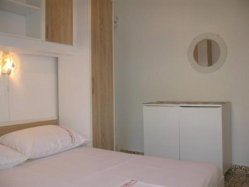 Apartment in Lopar with sea view, loggia, air conditioning, W-LAN 4229-5, Lopar (Loparo) (foto 7)