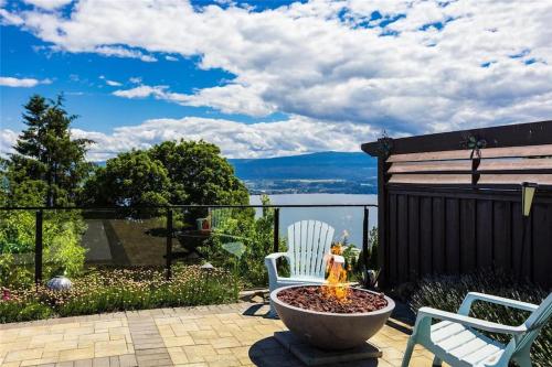 Stunning Lake View with Private Hot Tub, Pool snl, Outdoor Kitchen