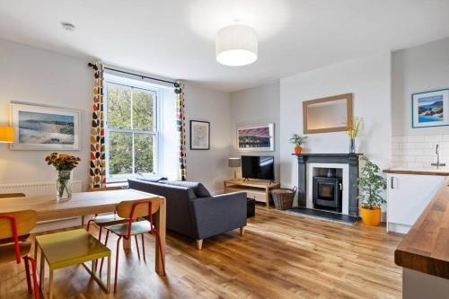 Pendennis - Bright Victorian flat, sea views & close to beach, Falmouth (foto 2)