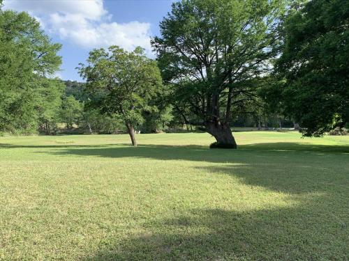 B&B Kerrville - River Run Cabin on Guadalupe - Bed and Breakfast Kerrville