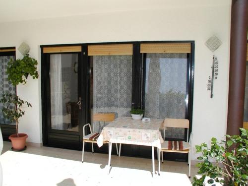 Room in Vodice with balcony, air conditioning, Wi-Fi (4826-2)