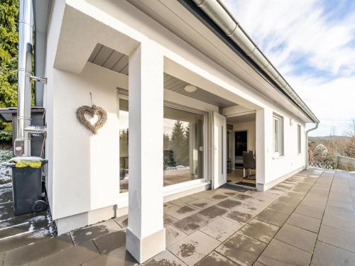 Tranquil Forestside Getaway