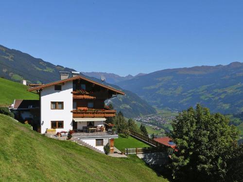 Apartment in Hippach im Zillertal with a view - Mühlen