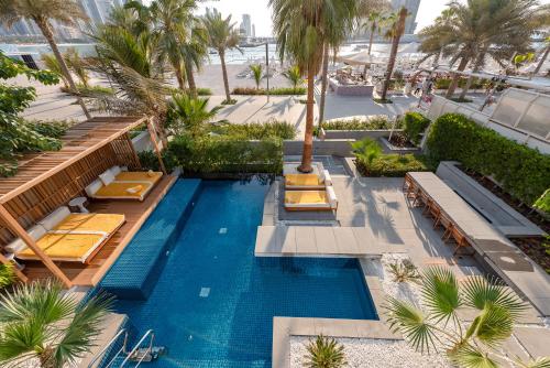 Five Palm Luxury Beach Villa with Private Pool, Panoramic Views, and Jacuzzi by Exclusive Holiday Homes, Dubai (photo 5)