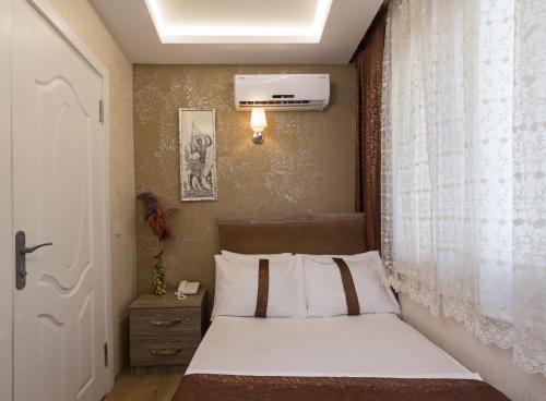 Standard Double Room image 2