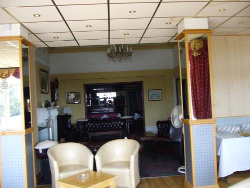 Monterey Beach Hotel - image 9