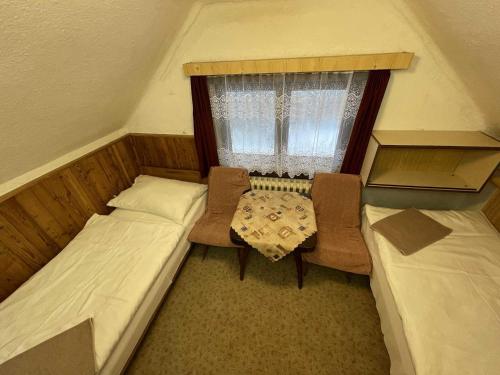 5 twin beds