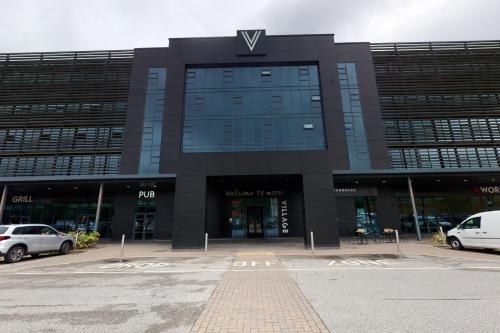 Village Hotel Leeds South, Лидс