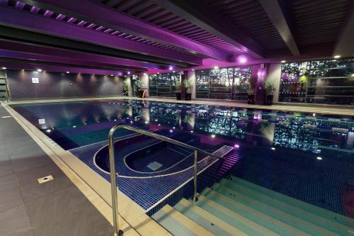 Village Hotel Leeds South - image 11