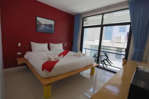 room detail thumbnail 1