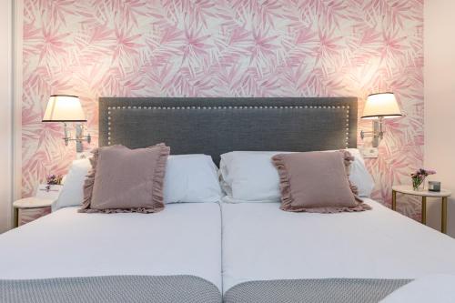 Superior Triple Room image 8