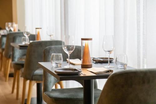 餐厅, 总统汽车旅馆 (Presidential Motel) in 甘比尔山