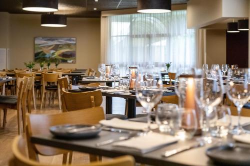 餐厅, 总统汽车旅馆 (Presidential Motel) in 甘比尔山