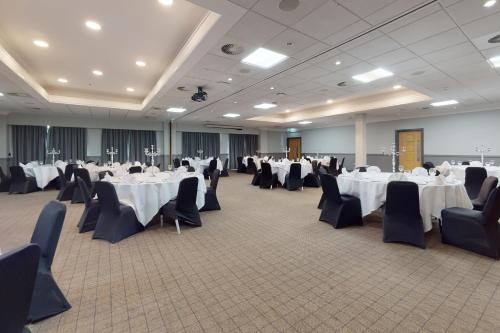 Village Hotel Hull - image 9