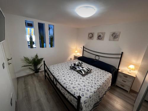 One-Bedroom Apartment image 10