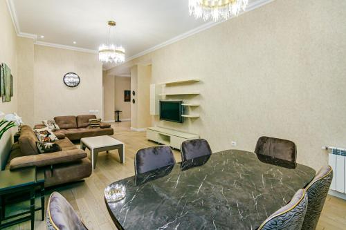 Luxury House in Nizami Street – khách sạn tại Yasamal