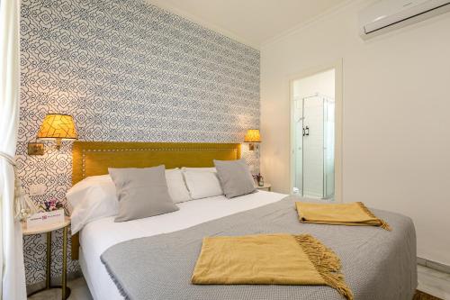Superior Double or Twin Room image 10