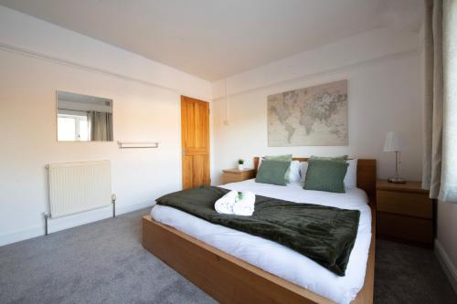 B&B Bristol - Hampton House - Sleeps 7 - Free Parking and WiFi - Bed and Breakfast Bristol