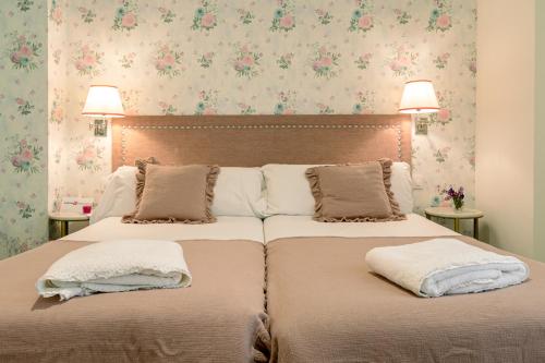 Superior Double or Twin Room image 6