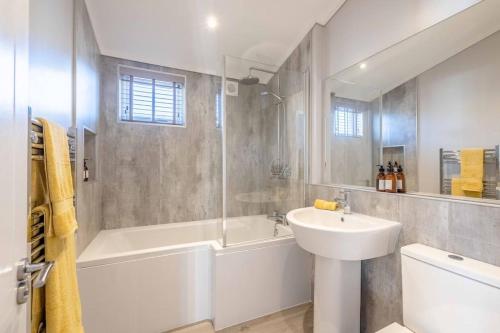 Stylish Lodge At Windsor Racecourse Marina - By Tempstay, Windsor (fotografie 11)