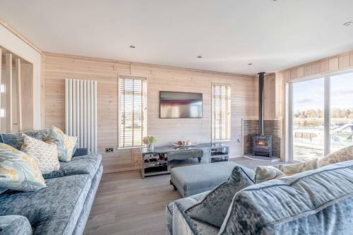 Stylish Lodge At Windsor Racecourse Marina