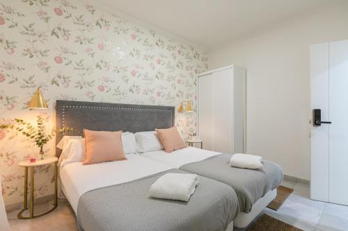 Double or Twin Room image 5
