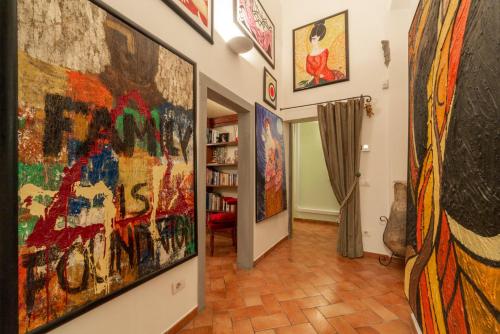 The paintress home with private patio - image 4