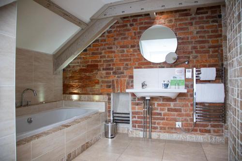 Mannings Hotel - image 13