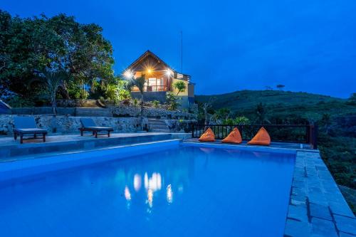 Deluxe Double Room with Balcony and Sea View image 2