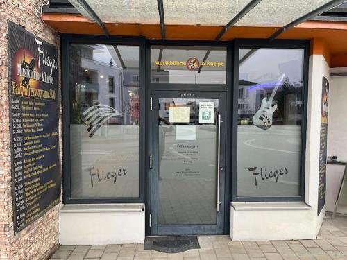 Musikbühne Flieger - das Konzept - Loften in einer Kneipe