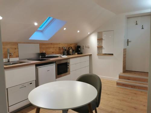 Les appartements du centre, refaits a neuf, climatises, hyper centre, 50m a pieds des commerces, res in Salies-de-Bearn