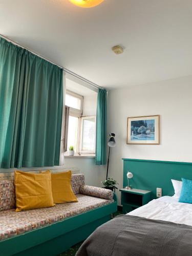 1 twin bed