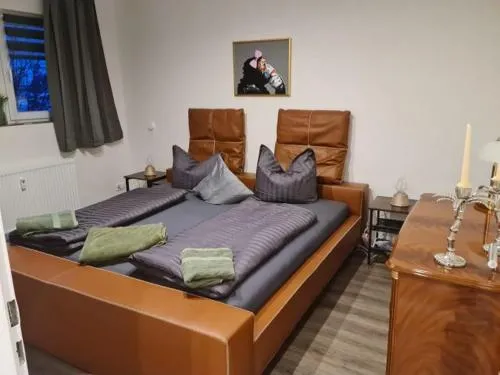 Pilgrims "Rosalie" große Fewo mit 3 Schlafzimmern, 1Bad, 2 WC, Balkon, fast Internet in Brilon, Deutschland