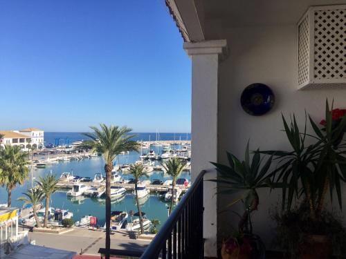 B&B Manilva - 2257-Stunning penthouse first line port sea view - Bed and Breakfast Manilva