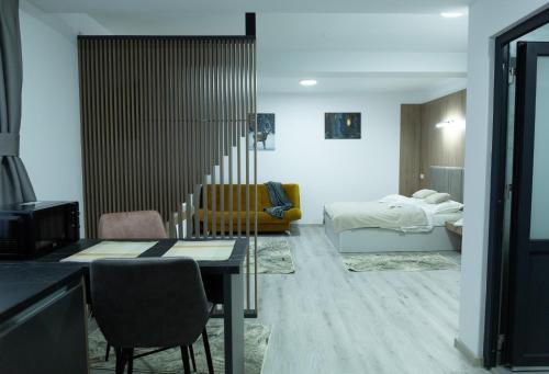 Yello Studio - Apartment - Frasin