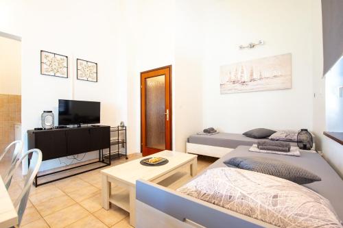 One-Bedroom Apartment image 10