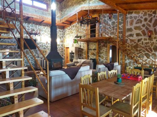 共用Lounge/電視區, Complejo Rural La Paloma in 卡塞雷斯馬爾帕蒂達