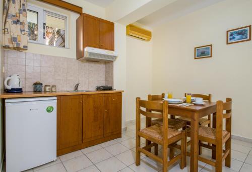 Dias Hotel Apartments - image 14