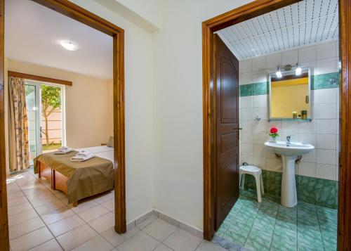 Dias Hotel Apartments - image 11