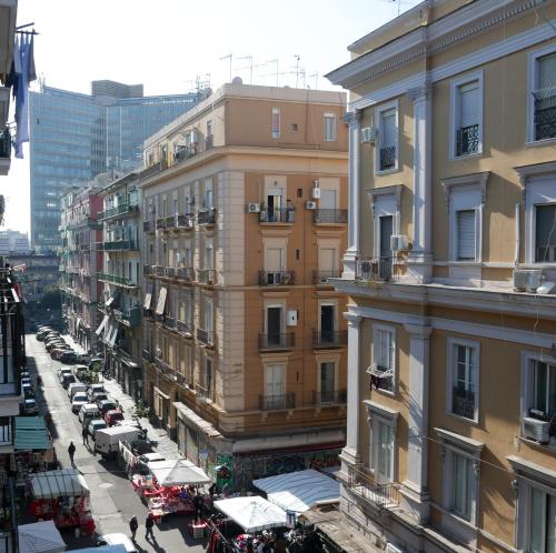 Palazzo Ferrara 1952, Naples